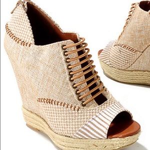 Chinese Laundry “Make my day” Wedge Espadrilles 8